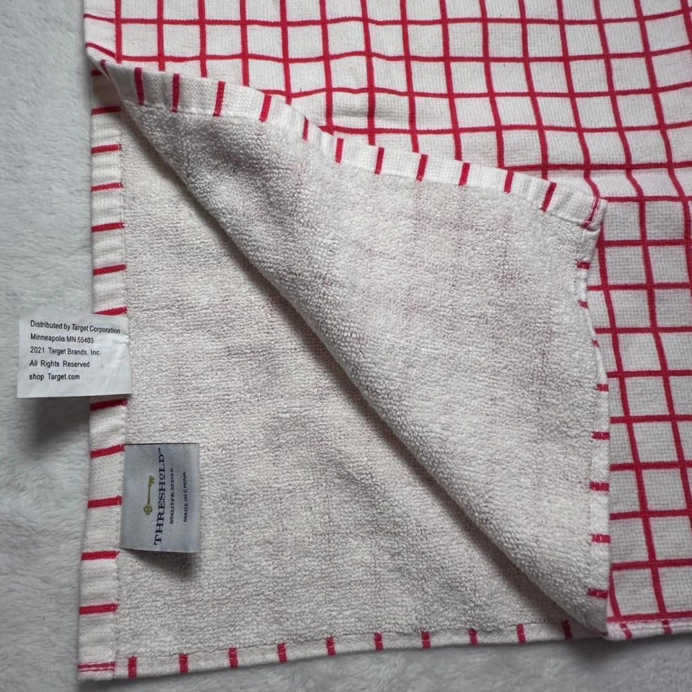 Threshold Christmas Hand Towel Red Check Wreath Holiday Decor